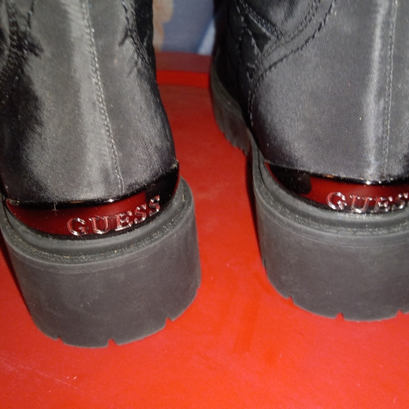 NWOT woman's size 6M Guess boots - Picture 9 of 12